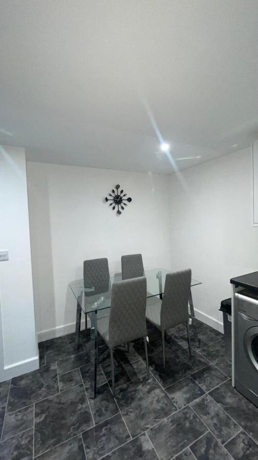 2 Bed Room Luxury Apartment In Old Kent Road Londra Exterior foto